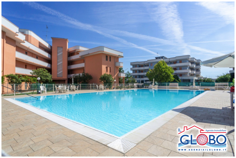 Appartamento trilocale in buono stato in residence con piscina in vendita ai Lidi Ferraresi